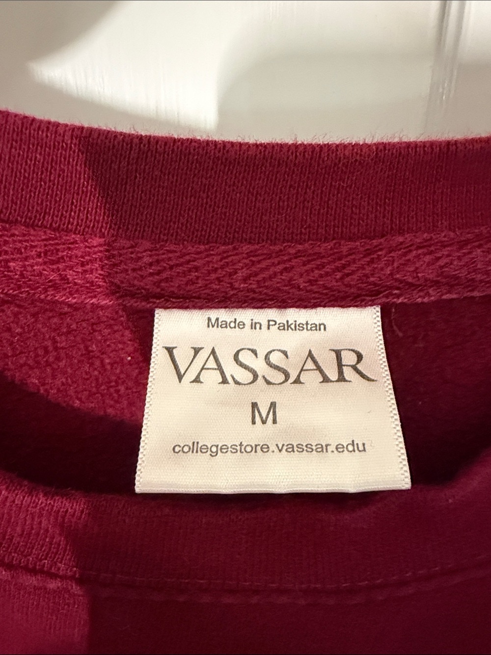 Vassar Maroon Pullover Sweatshirt Medium Good Condition - Picture 2 of 4